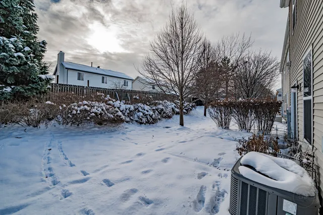 $2,650 | 4055 Blackstone Drive, Unit 4055, Aurora, IL 60504