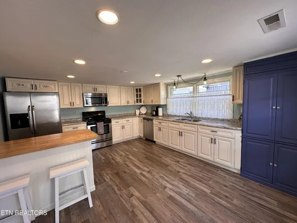 $199,900 | 235 Rugby Avenue, Jamestown, TN 38556