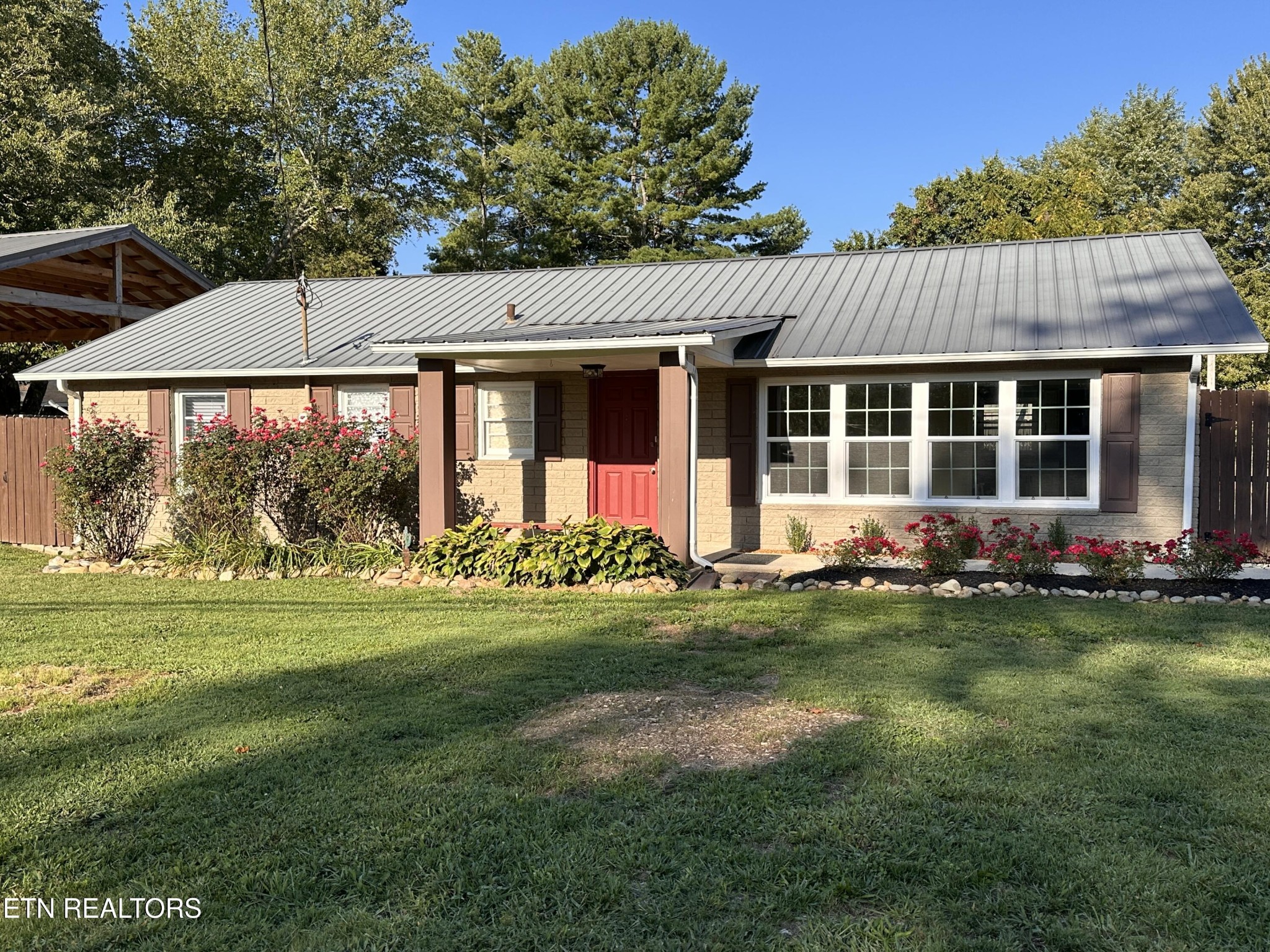 235 Rugby Avenue Jamestown, TN 38556 - Photo 4 of 28