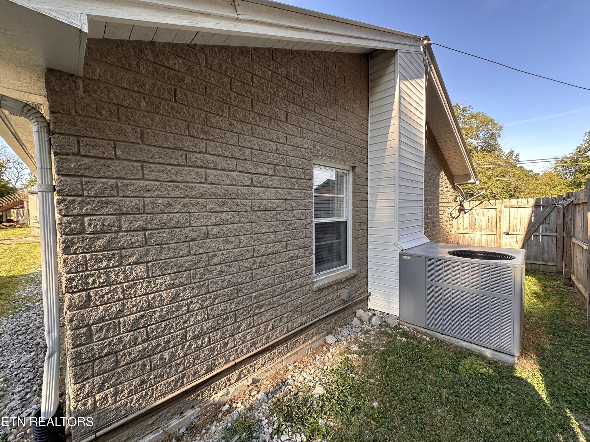 235 Rugby Avenue Jamestown, TN 38556 - Photo 7 of 28