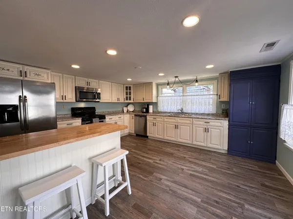 $199,900 | 235 Rugby Avenue, Jamestown, TN 38556