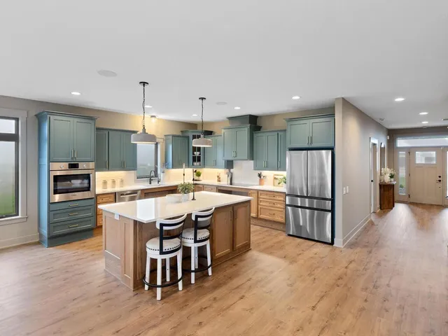 $1,185,000 | 4572 166th Avenue Northwest, Andover, MN 55304