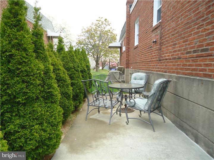 8806 Blue Grass Road Philadelphia, PA 19152 - Photo 16 of 17 Patio