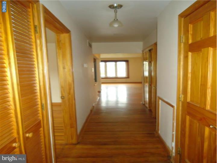 8806 Blue Grass Road Philadelphia, PA 19152 - Photo 9 of 17 View