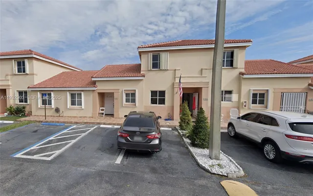 $3,000 | 330 Northwest 114th Avenue, Unit 7105, Sweetwater, FL 33172