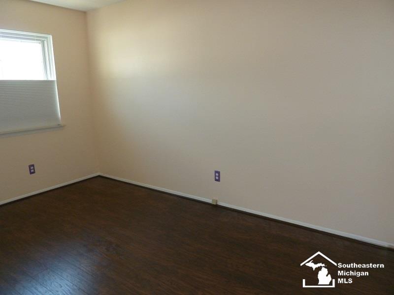 12607 Ronda Southgate, MI 48195 - Photo 14 of 22 31255758-13.JPG