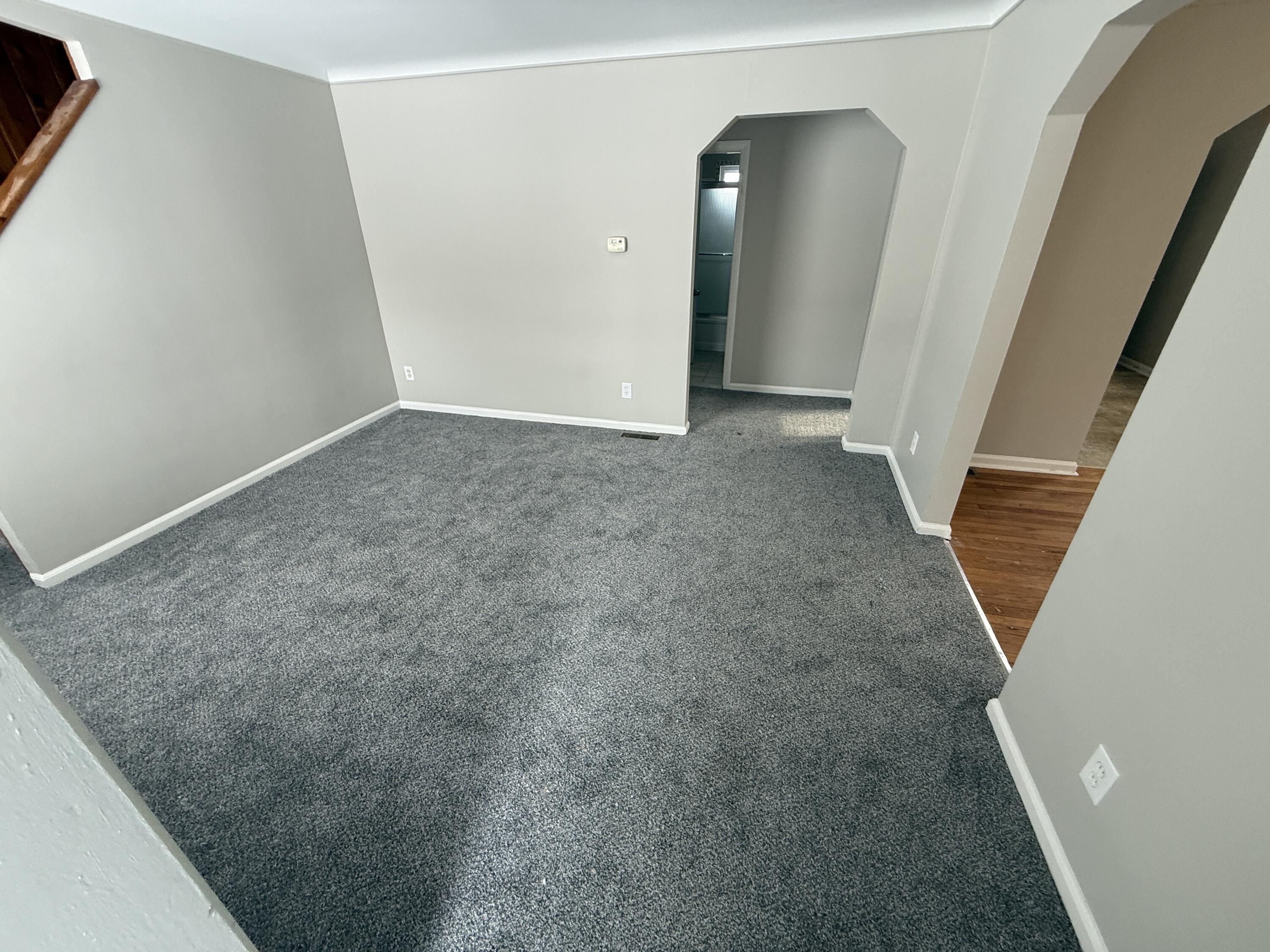 24360 Flower Avenue Eastpointe, MI 48021 - Photo 4 of 17 IMG_2062