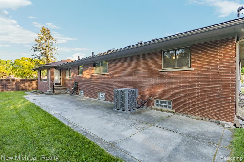 8359 Chicago Road Warren, MI 48093 - Photo 63 of 74