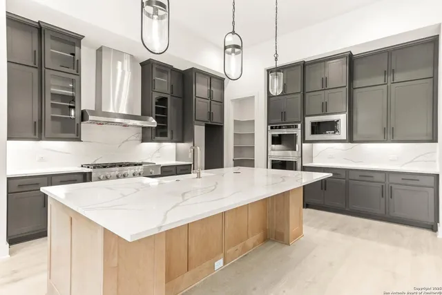 $1,099,900 | 22424 Hastings Mesa, Garden Ridge, TX 78266