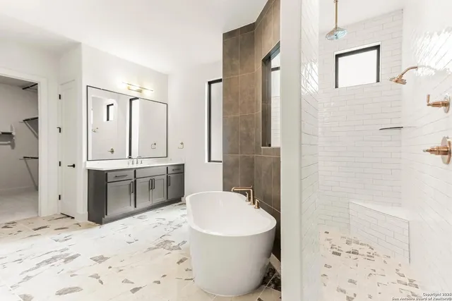 $1,099,900 | 22424 Hastings Mesa, Garden Ridge, TX 78266