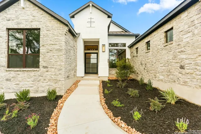 $1,099,900 | 22424 Hastings Mesa, Garden Ridge, TX 78266