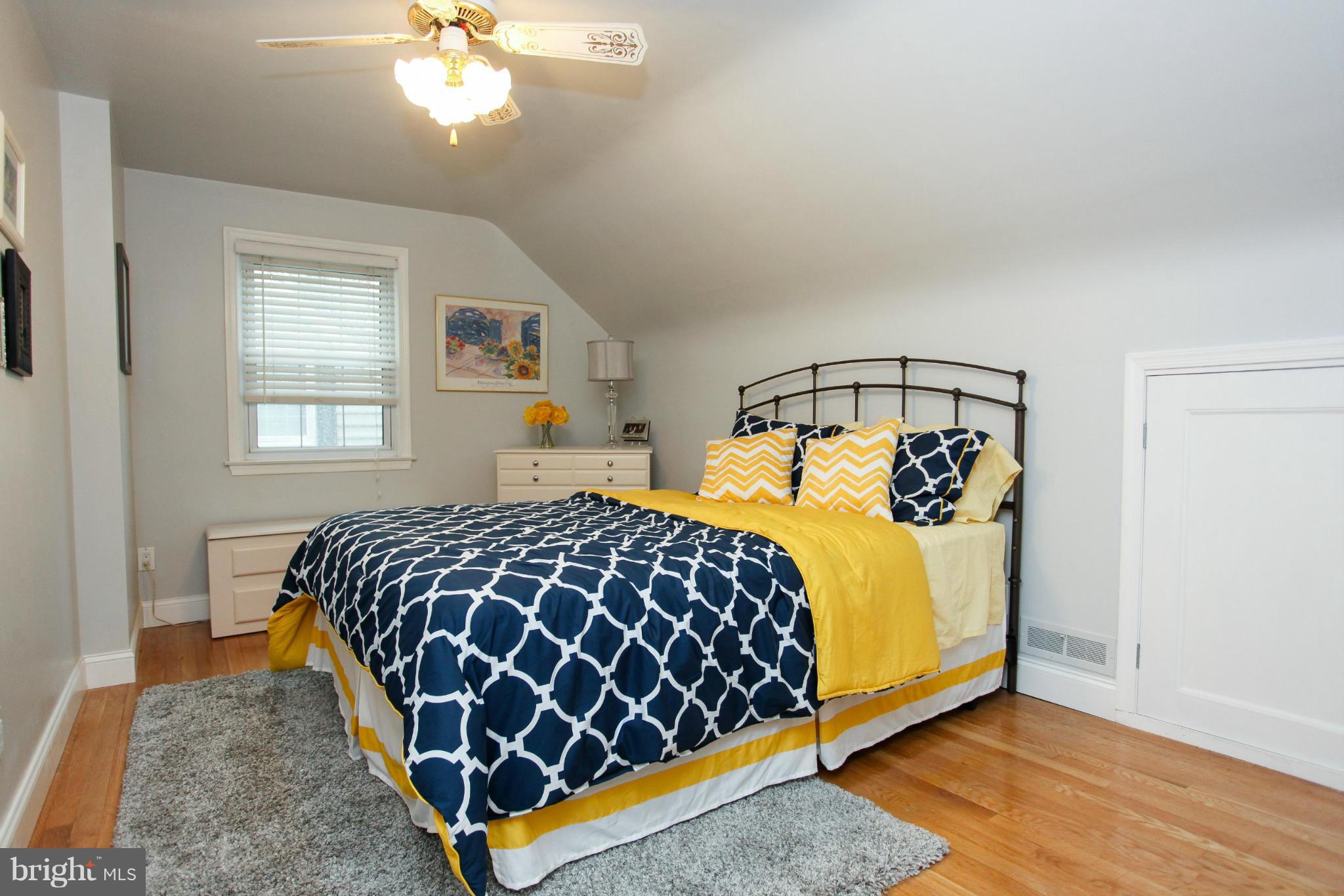 521 South Rolling Road Baltimore, MD 21228 - Photo 17 of 29 Bedroom