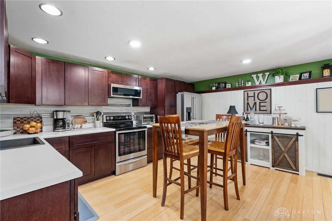 414 West David Road Dayton, OH 45429 - Photo 6 of 35 Gallery Image 6