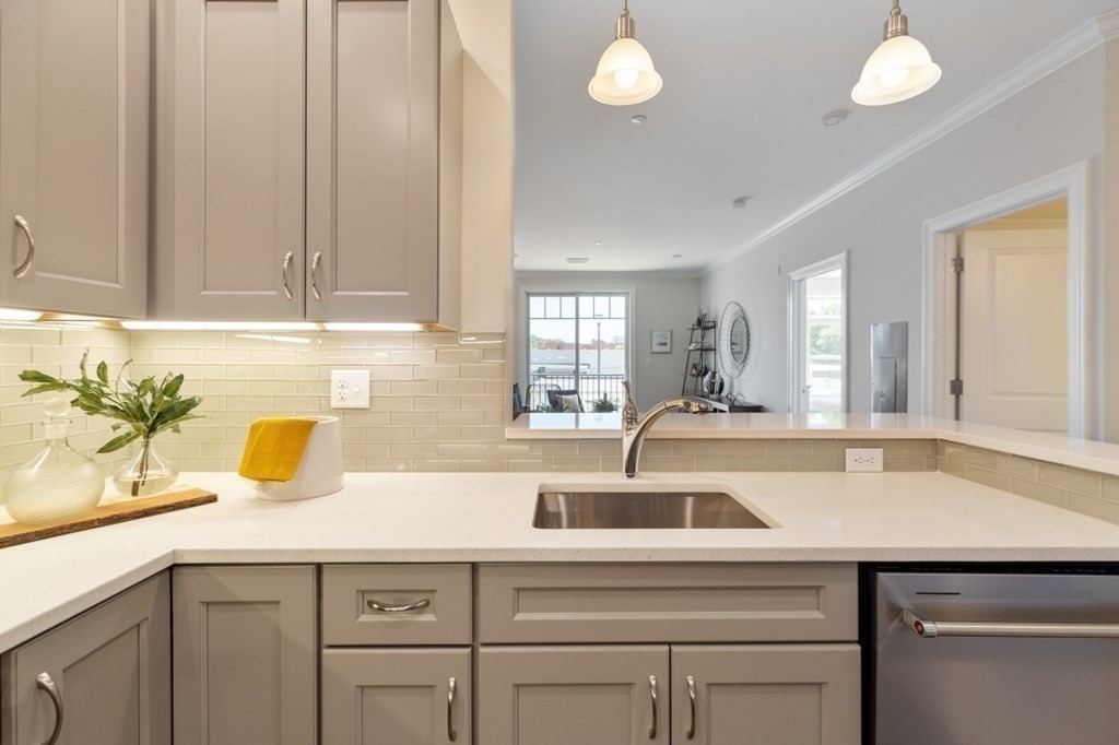 69 Foundry Street, Unit 403 Wakefield, MA 01880 - Photo 3 of 14