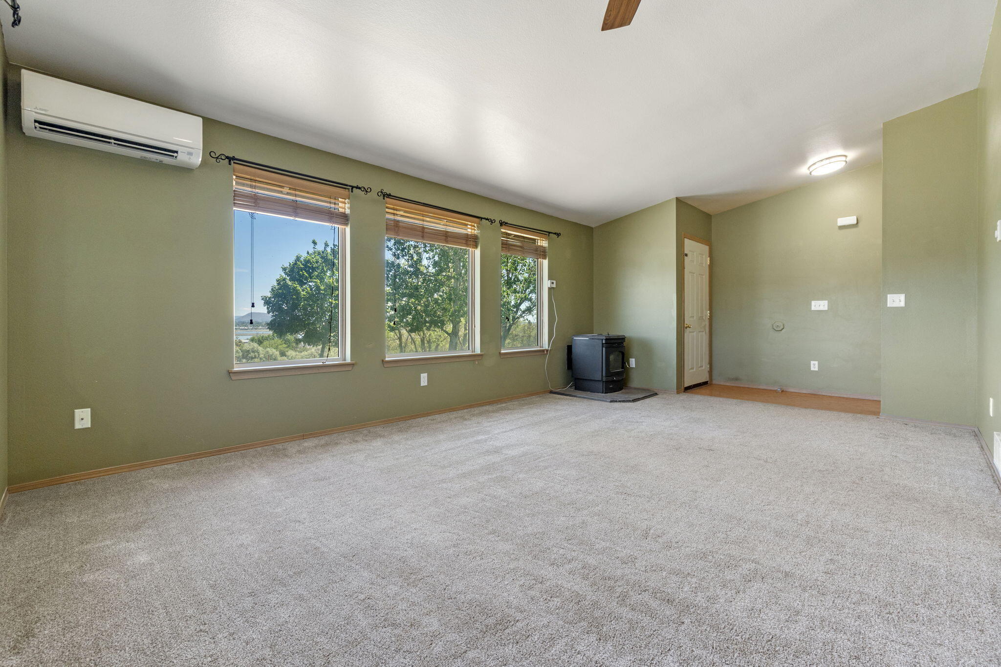 2630 Frontage Road Klamath Falls, OR 97601 - Photo 23 of 72