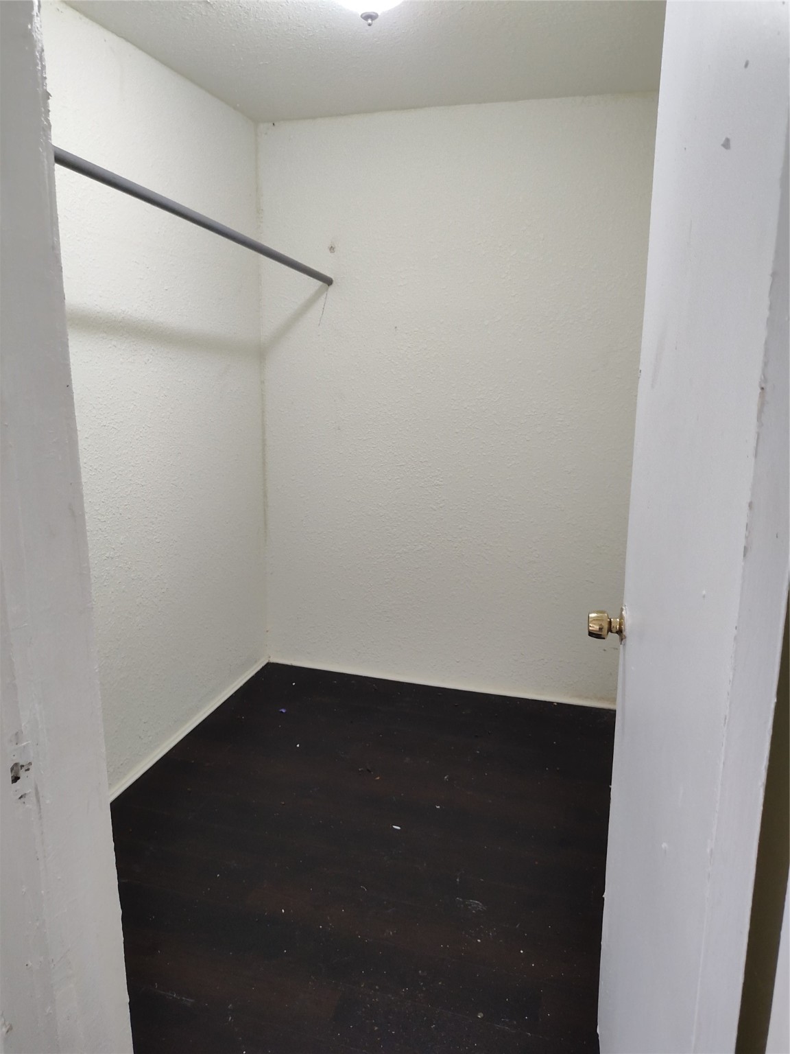 527 West 6th Street Freeport, TX 77541 - Photo 10 of 25 a view of an empty room