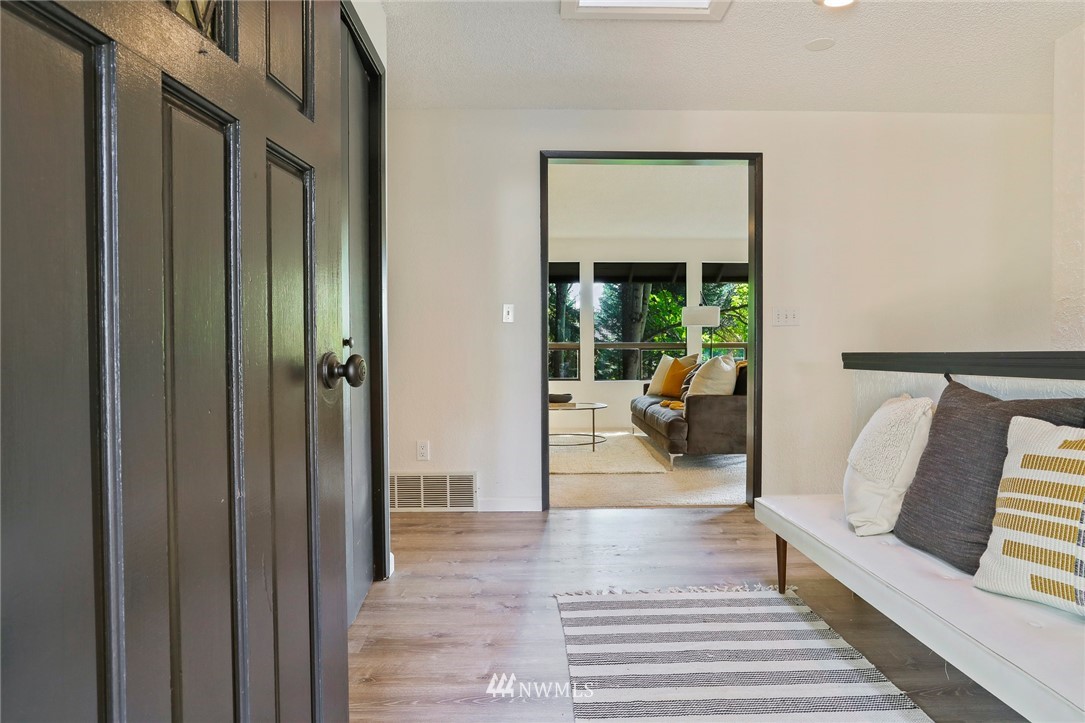 14911 164th Place Southeast Renton, WA 98059 - Photo 4 of 30 Gallery Image 4