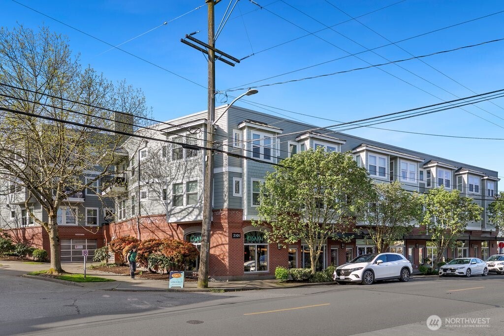 2101 North 55th Street, Unit 201 Seattle, WA 98103 - Photo 1 of 24