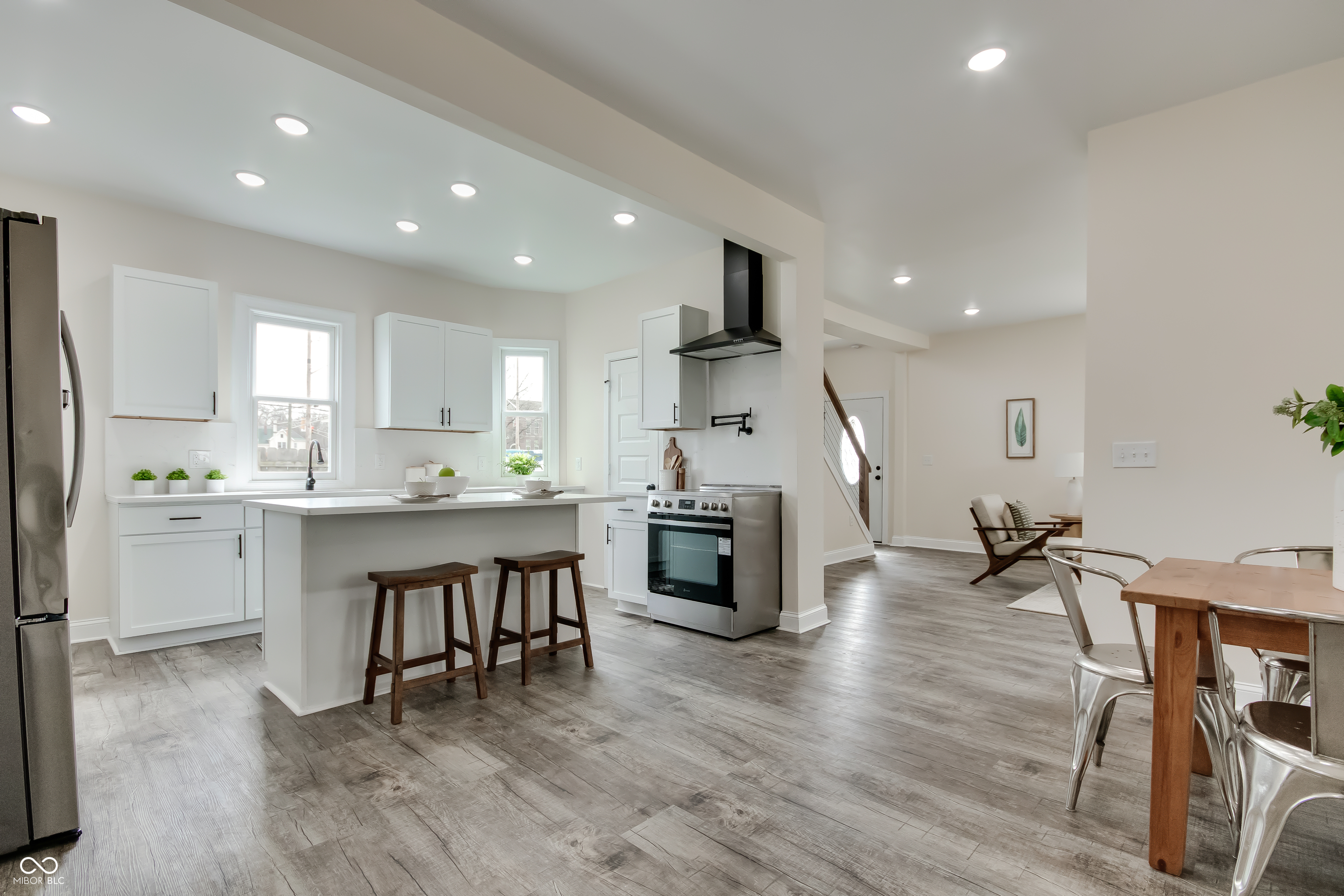 19 North Ritter Avenue Indianapolis, IN 46219 - Photo 2 of 42