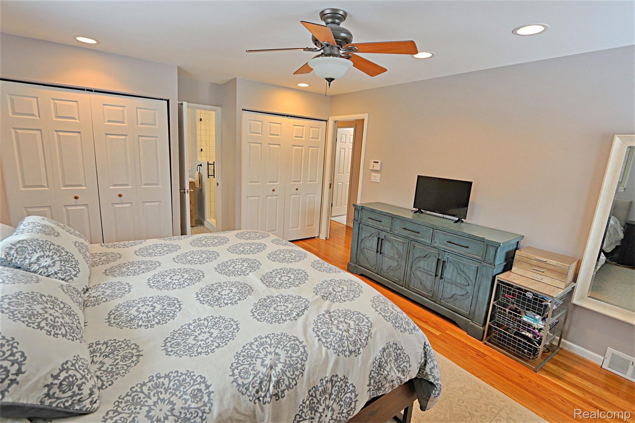 7141 Fairhill Road Bloomfield Hills, MI 48301 - Photo 14 of 47 Master Bedroom