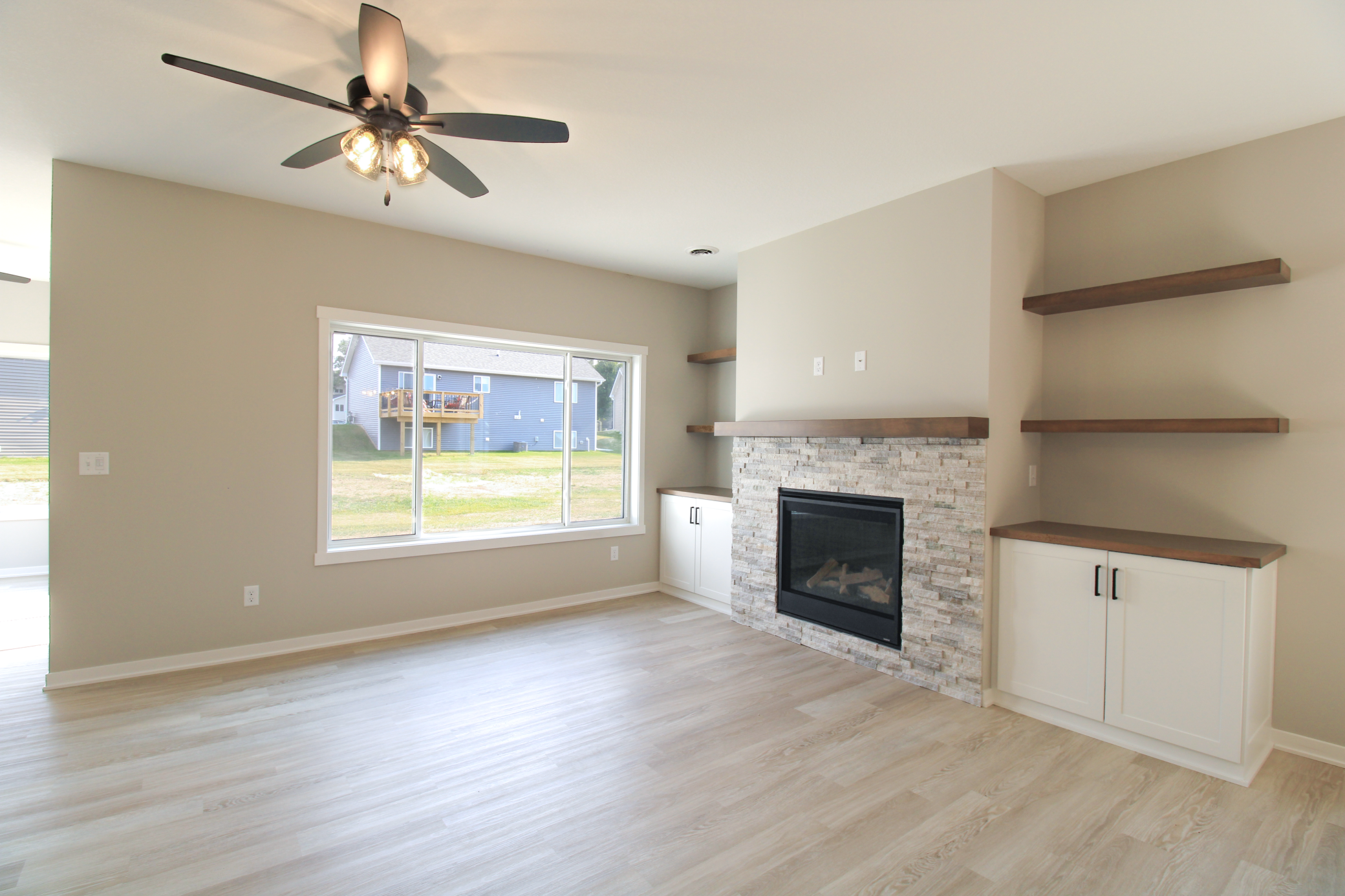 864 Bucknell Lane Southeast Stewartville, MN 55976 - Photo 3 of 13