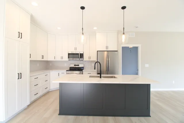 $489,900 | 864 Bucknell Lane Southeast, Stewartville, MN 55976