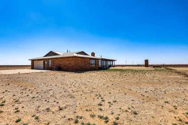 $300,000 | 1360 County Road 13, Tahoka, TX 79373