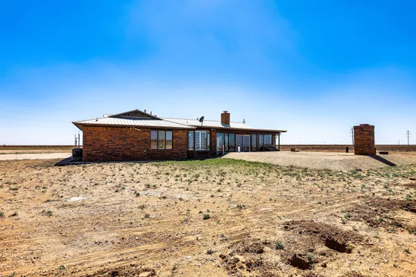 $300,000 | 1360 County Road 13, Tahoka, TX 79373