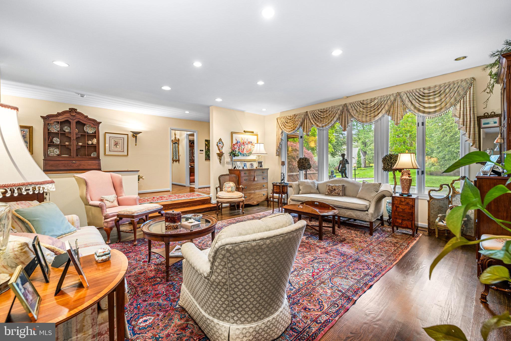 76 Seminary Farm Road Lutherville-Timonium, MD 21093 - Photo 8 of 50 Living Room