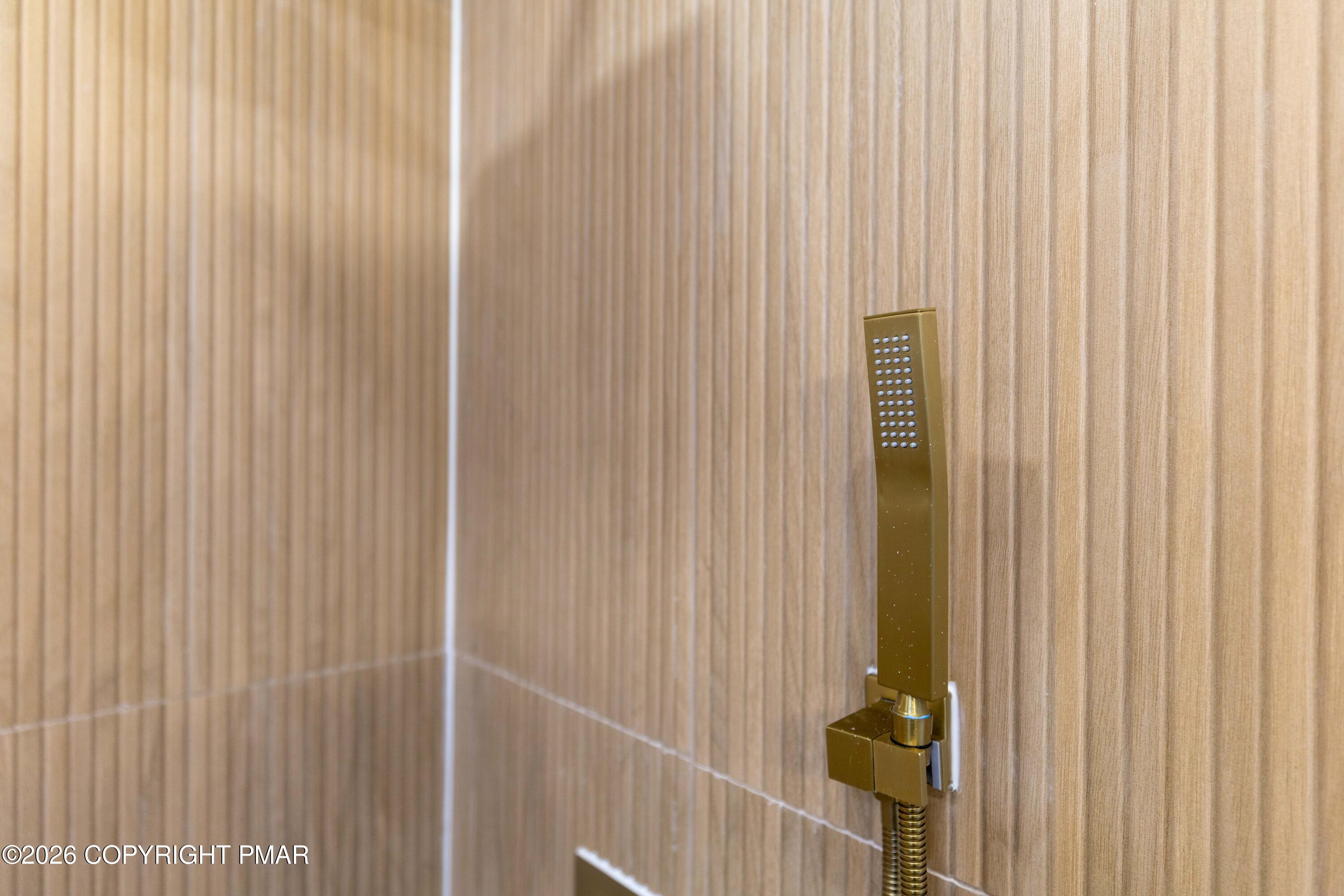 147 Pocono Boulevard Bushkill, PA 18324 - Photo 25 of 40 Shower