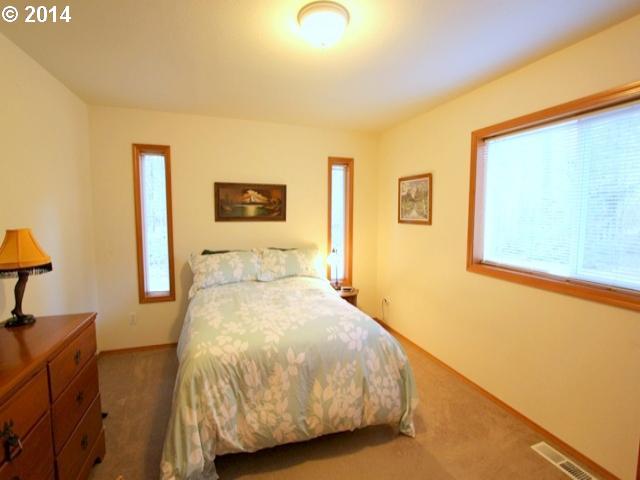38217 Northeast Sunset Falls Road Yacolt, WA 98675 - Photo 12 of 16 Bedroom