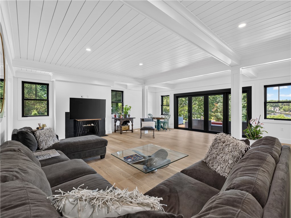 34 Lanphere Road Westerly, RI 02891 - Photo 11 of 39