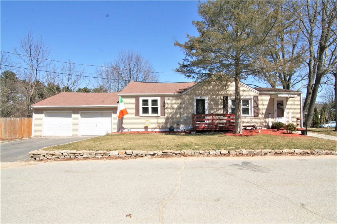 41 Martin Street Coventry, RI 02816 - Photo 2 of 19