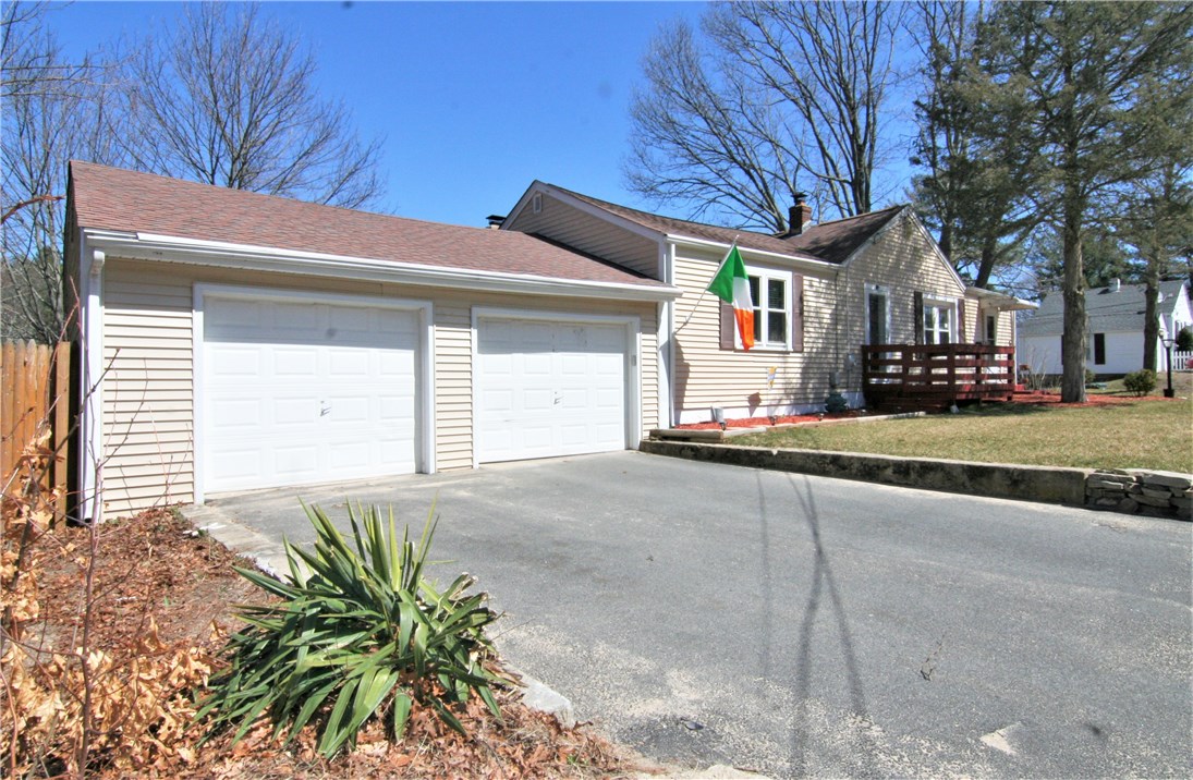 41 Martin Street Coventry, RI 02816 - Photo 3 of 19