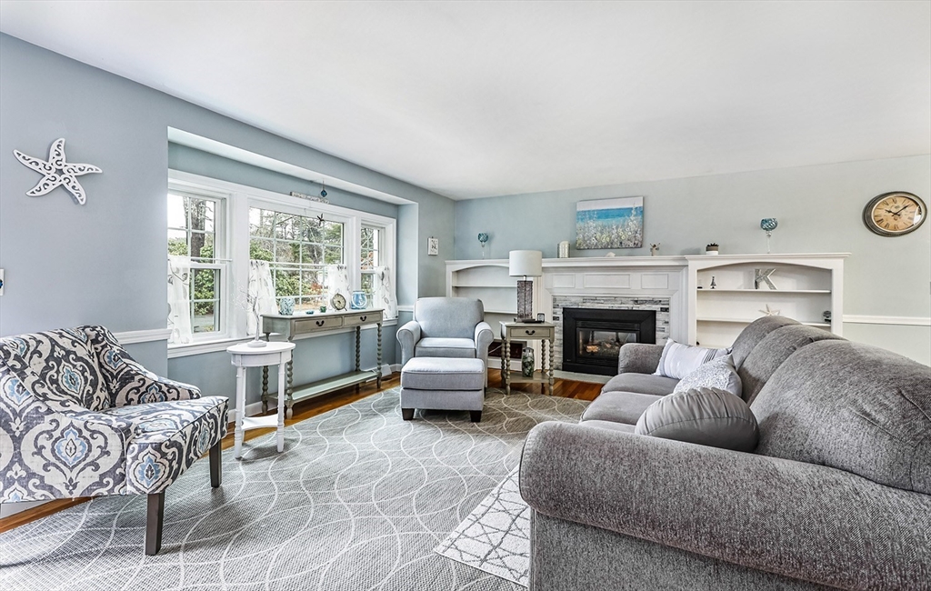 9 Hatch Road Yarmouth, MA 02664 - Photo 4 of 21