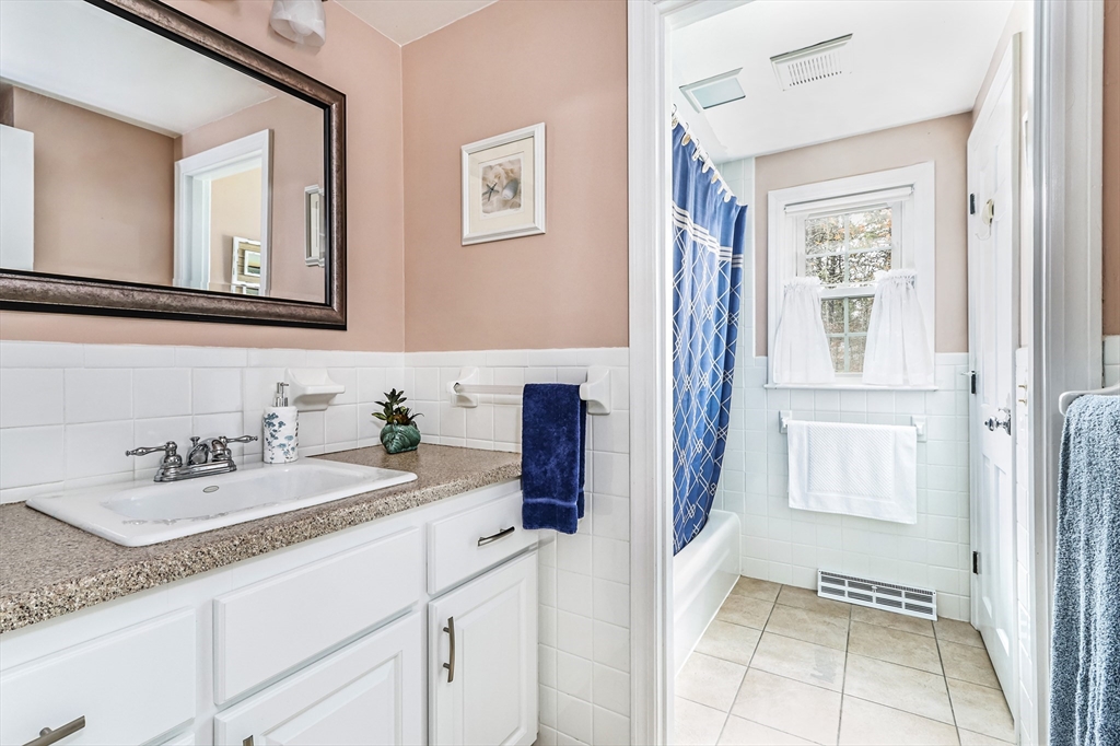 9 Hatch Road Yarmouth, MA 02664 - Photo 10 of 21