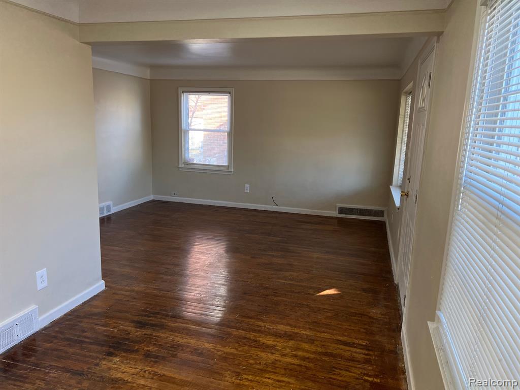 23721 David Avenue Eastpointe, MI 48021 - Photo 2 of 17