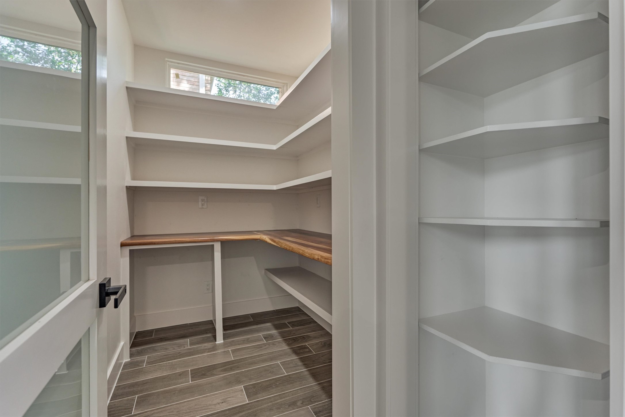 2811 Hemingway Drive Montgomery, TX 77356 - Photo 22 of 50 a view of an empty walk in closet