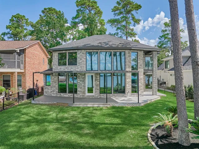 a view of a backyard with garden