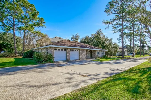 $1,600,000 | 179-81 Sauve Road, River Ridge, LA 70123