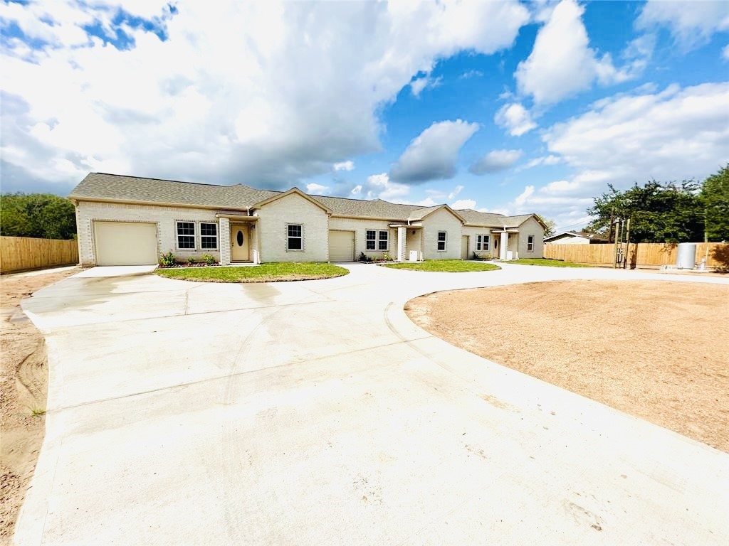 9508 Quaker Court, Unit A Rosharon, TX 77583 - Photo 4 of 16