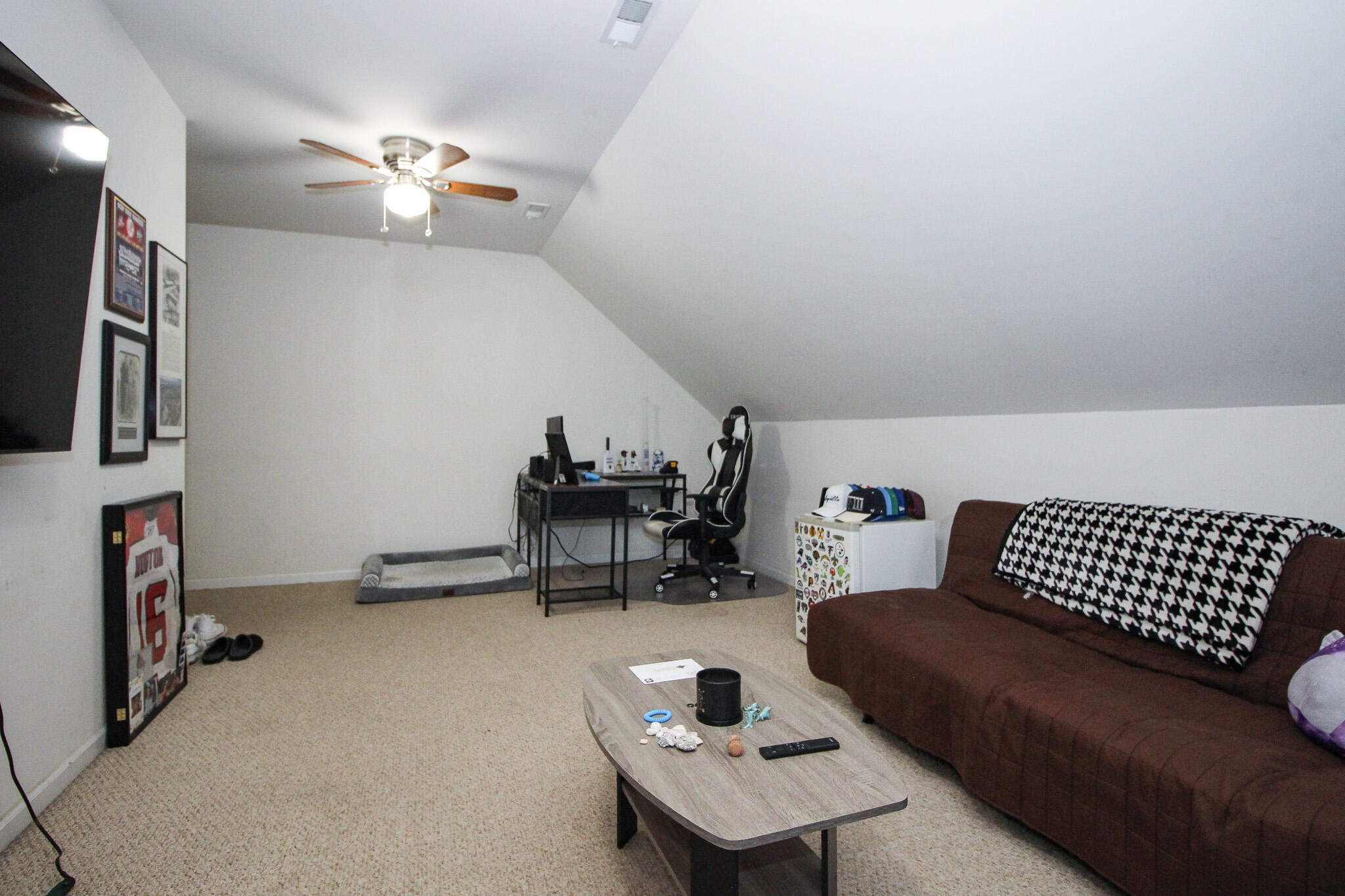 1403 Edgewater Road Crown Point, IN 46307 - Photo 26 of 43 a living room with furniture