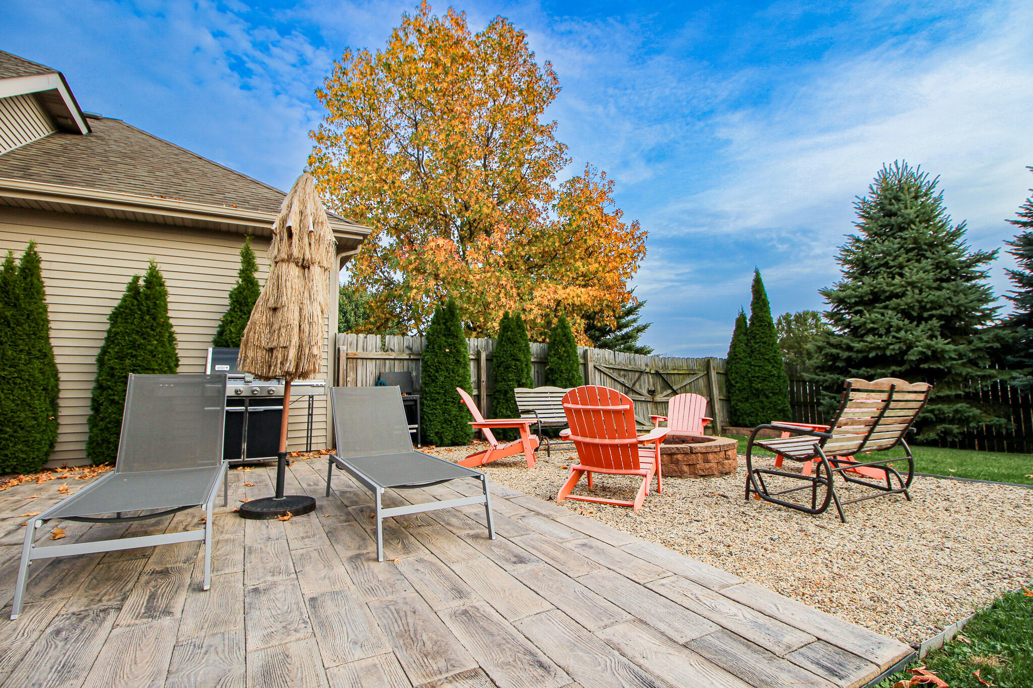 1403 Edgewater Road Crown Point, IN 46307 - Photo 39 of 43 a chairs and a table in a patio