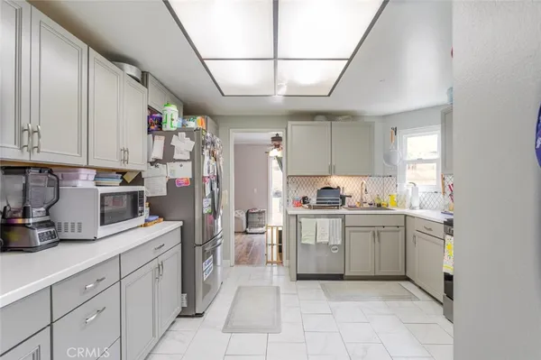 $4,425 | 28942 Rue Daniel, Canyon Country, CA 91387