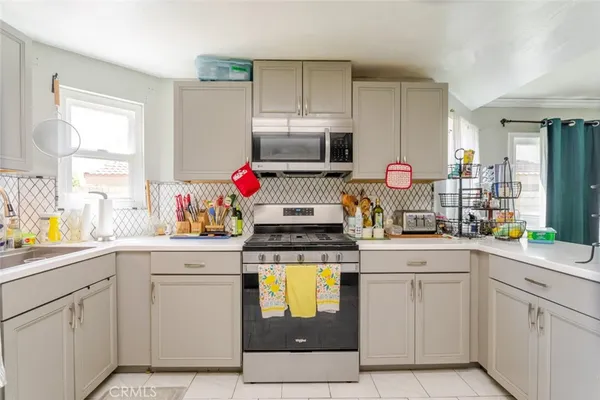 $4,425 | 28942 Rue Daniel, Canyon Country, CA 91387