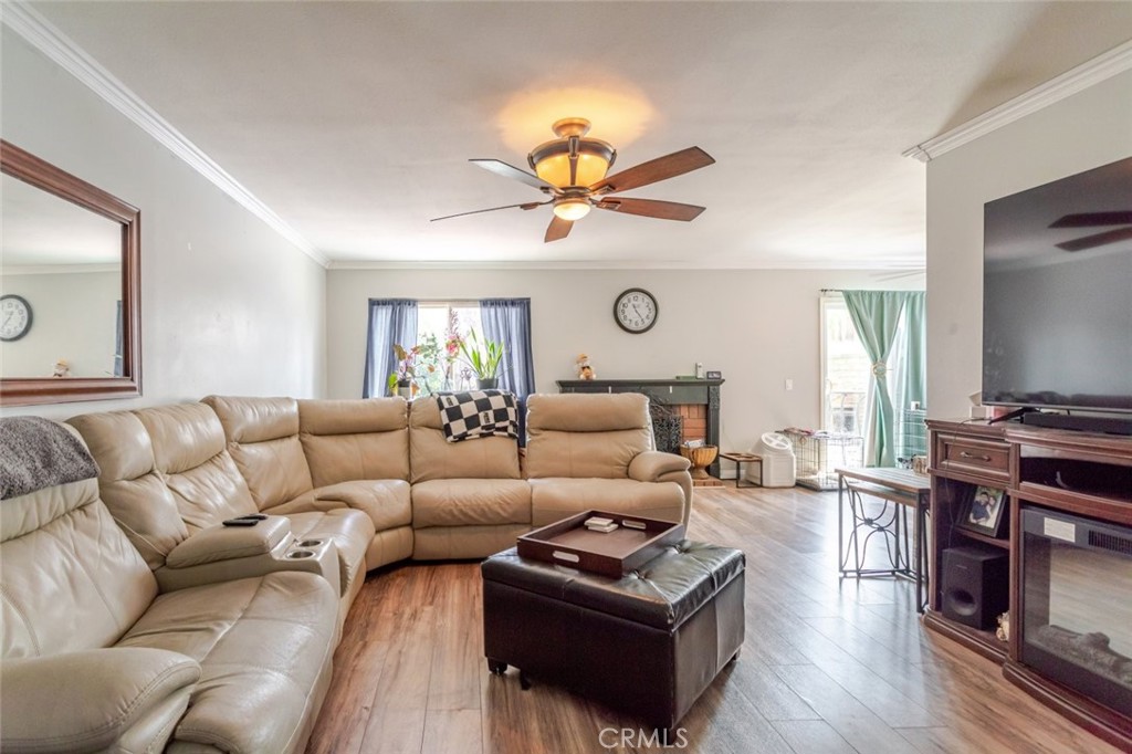 28942 Rue Daniel Canyon Country, CA 91387 - Photo 6 of 43