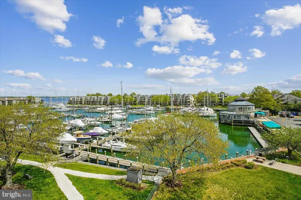 $900,000 | 7001 Clinton Court, Unit 7B, Annapolis, MD 21403