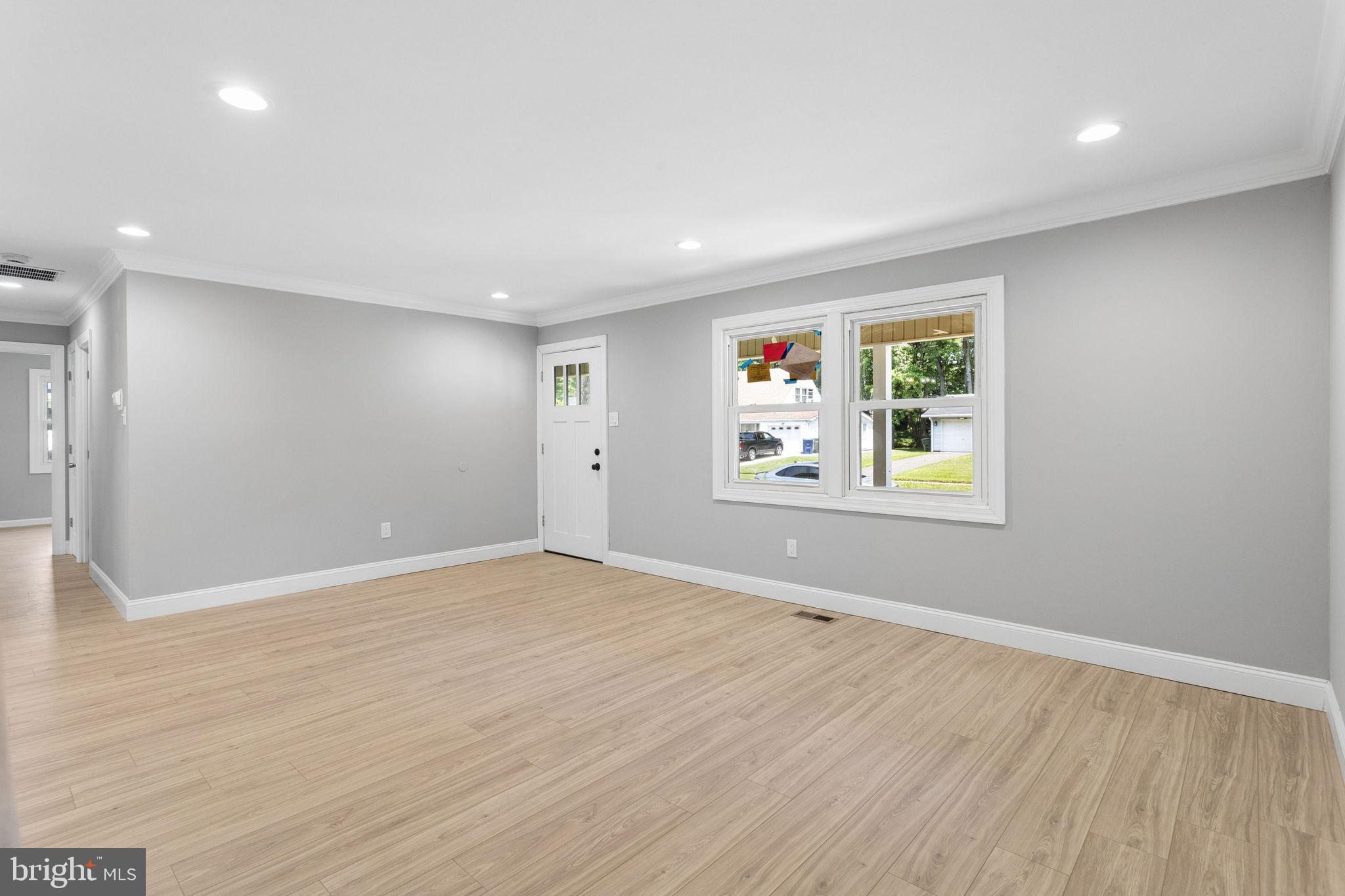 29 Executive Lane Willingboro, NJ 08046 - Photo 8 of 29 Living Room