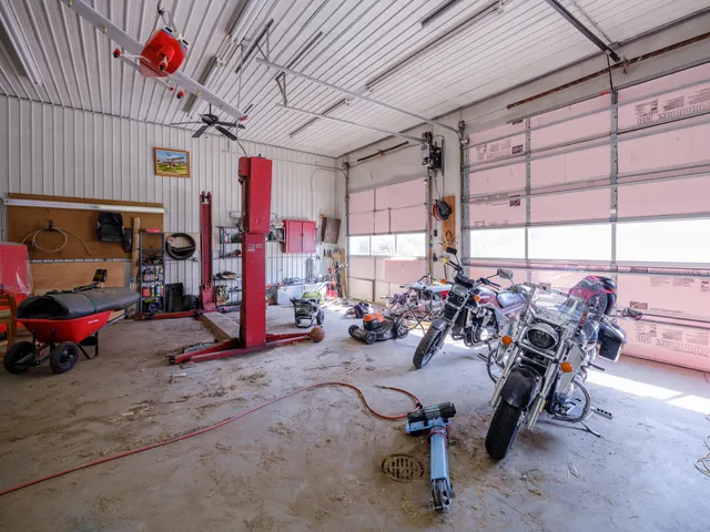 $429,500 | 55622 Red Arrow Highway, Lawrence, MI 49064