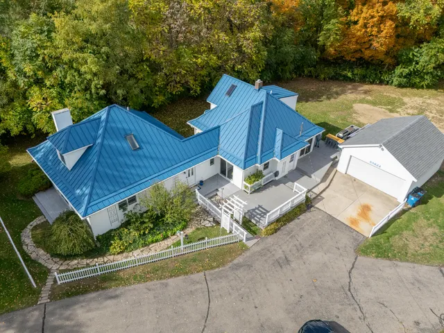 $429,500 | 55622 Red Arrow Highway, Lawrence, MI 49064